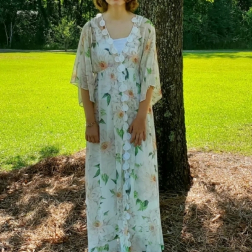 Farm Rio Dahlia Green Disc Floral Scallop White Kimono Maxi Dress Extra …
